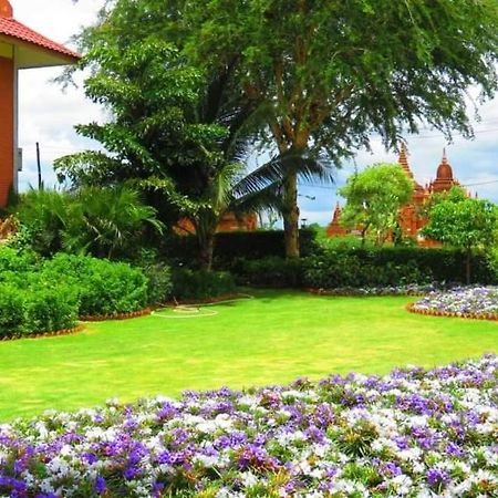 Temple View Hotel Bagan Esterno foto