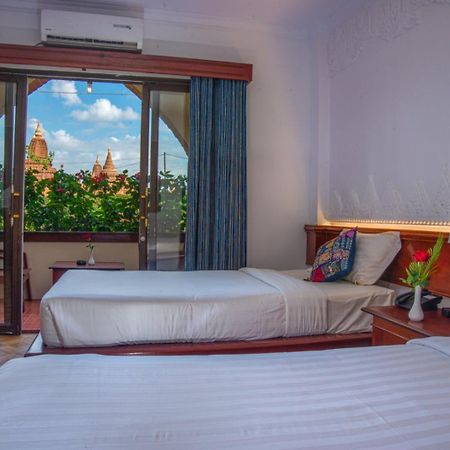 Temple View Hotel Bagan Esterno foto