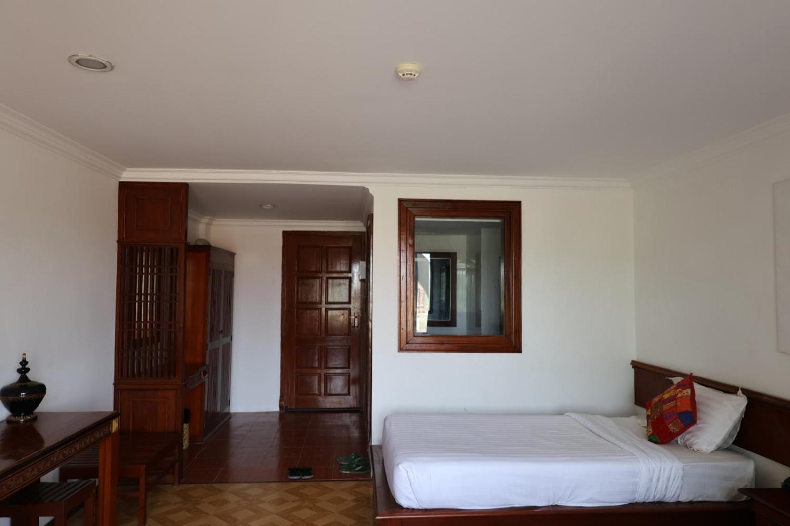 Temple View Hotel Bagan Esterno foto