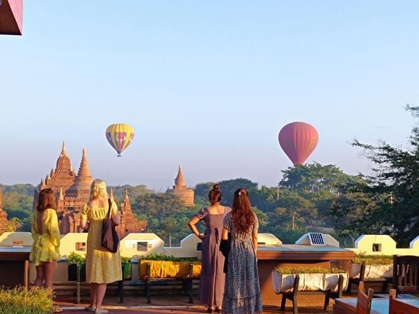 Temple View Hotel Bagan Esterno foto