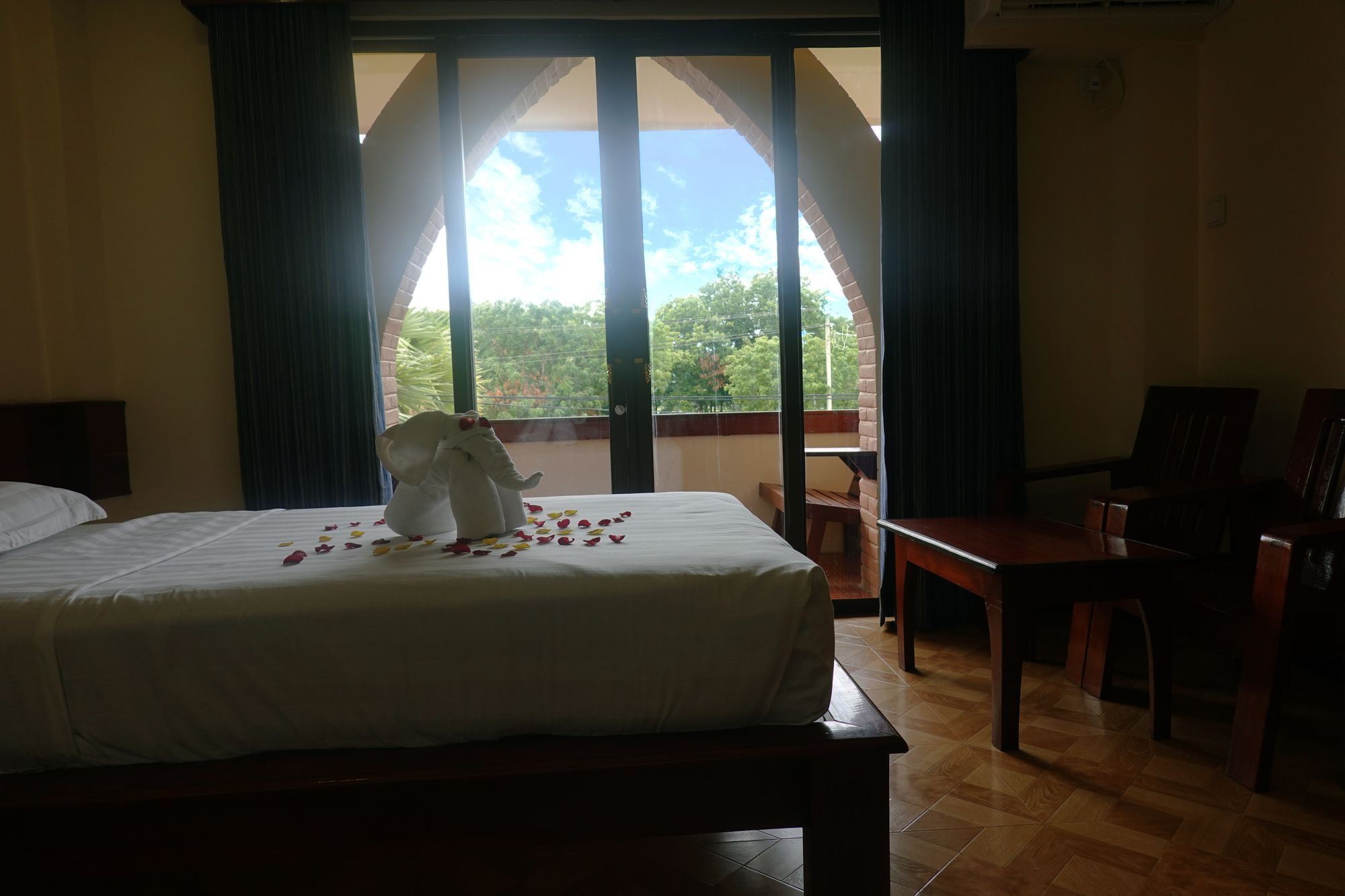 Temple View Hotel Bagan Esterno foto